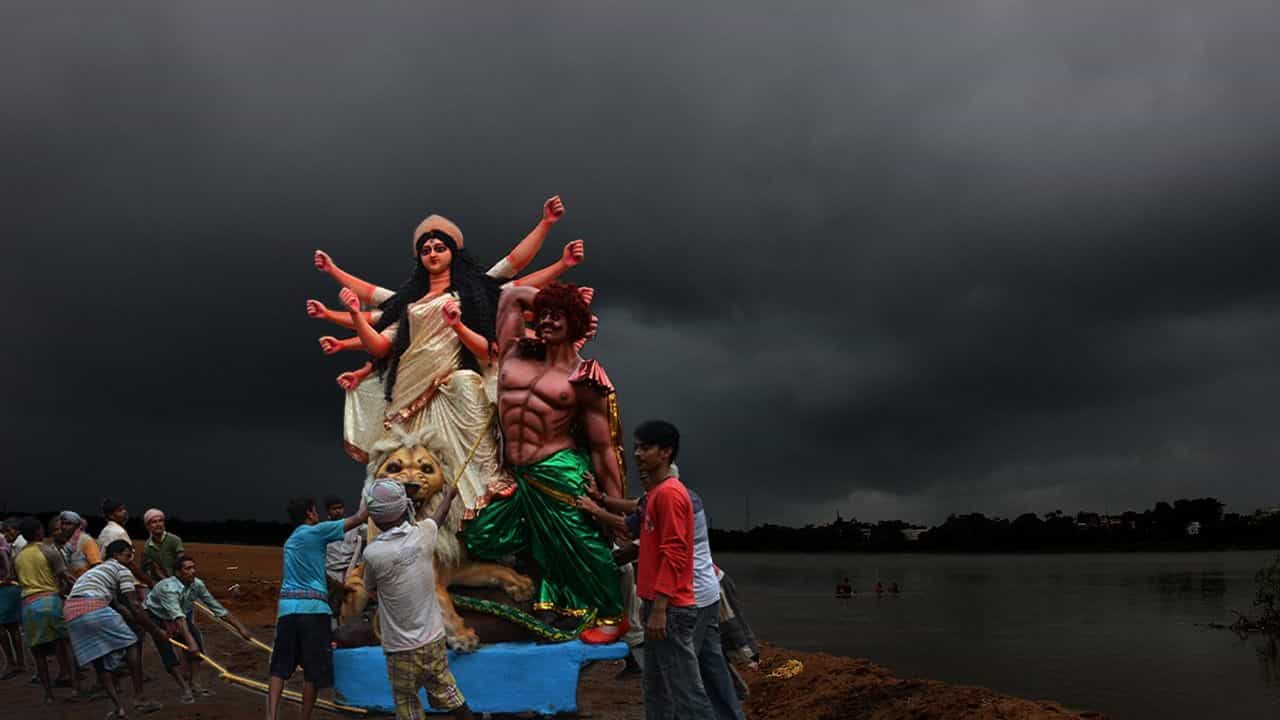 Rain in Durga Puja: মহালয়াতেই অশনি সংকেত হাওয়া অফিসের, পুজোয় তুমুল বৃষ্টিতে সবথেকে বেশি চাপে পড়তে পারে কোন কোন জেলা Rain in Durga Puja: মহালয়াতেই অশনি সংকেত হাওয়া অফিসের, পুজোয় তুমুল বৃষ্টিতে সবথেকে বেশি চাপে পড়তে পারে কোন কোন জেলা