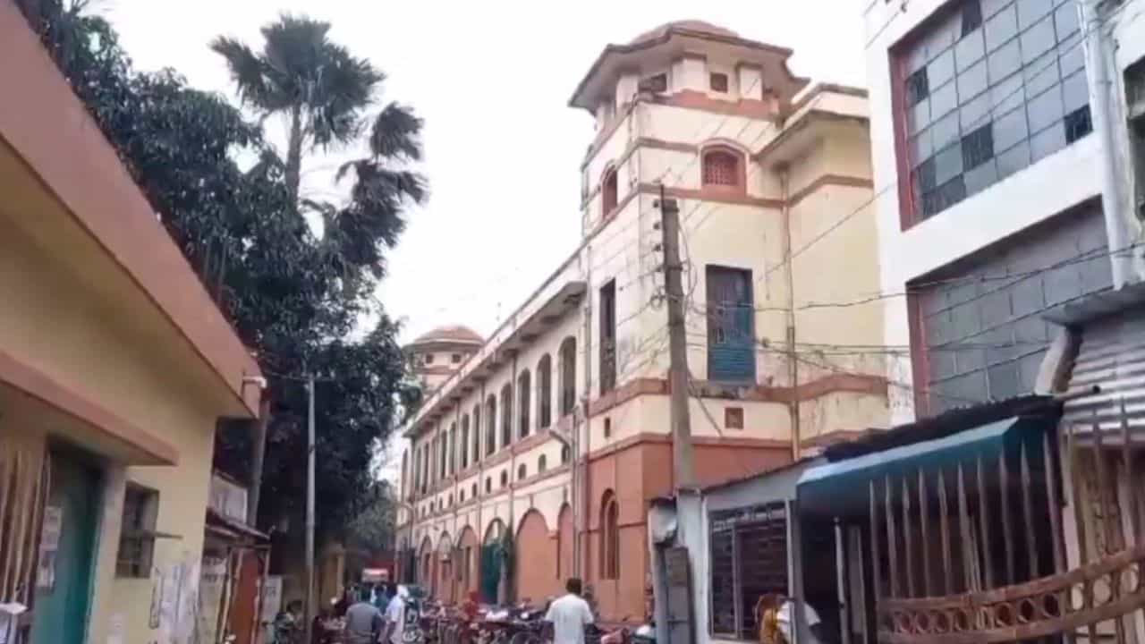 Bardhaman: বাড়িতে না বলেই কলকাতা থেকে সোজা বর্ধমান, যুবতীর সঙ্গে ভয়াবহ ঘটনা Bardhaman: বাড়িতে না বলেই কলকাতা থেকে সোজা বর্ধমান, যুবতীর সঙ্গে ভয়াবহ ঘটনা