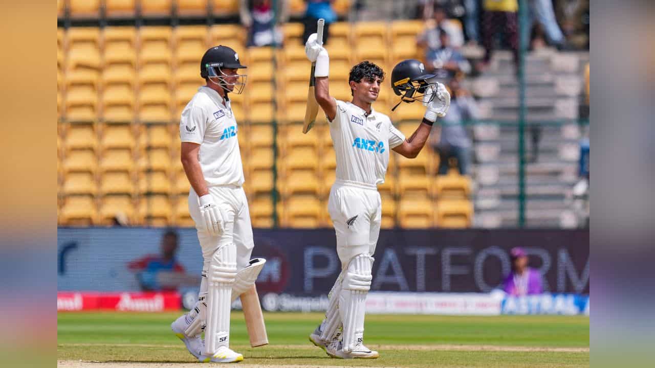 IND vs NZ, 1st Test: রাচিন ঝড় থামালেন কুলদীপ, ৩৫৬-র লিড কিউয়িদের; পাল্টা লড়াই দিতে পারবে রোহিত ব্রিগেড? IND vs NZ, 1st Test: রাচিন ঝড় থামালেন কুলদীপ, ৩৫৬-র লিড কিউয়িদের; পাল্টা লড়াই দিতে পারবে রোহিত ব্রিগেড?