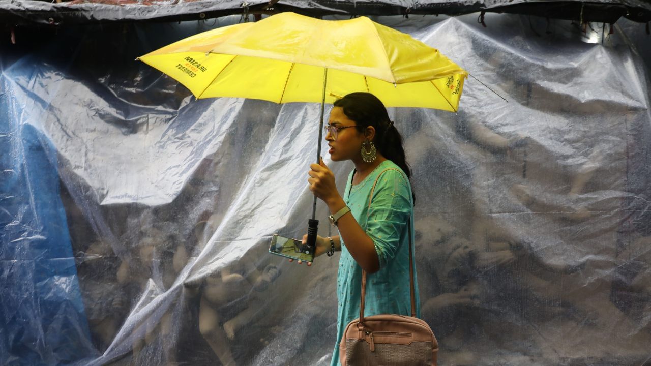 Rain in Puja: দ্বিতীয়ার আগেই রুদ্ররূপ আকাশের, বৃষ্টি শুরু হয়ে যাচ্ছে কোন কোন জেলায়