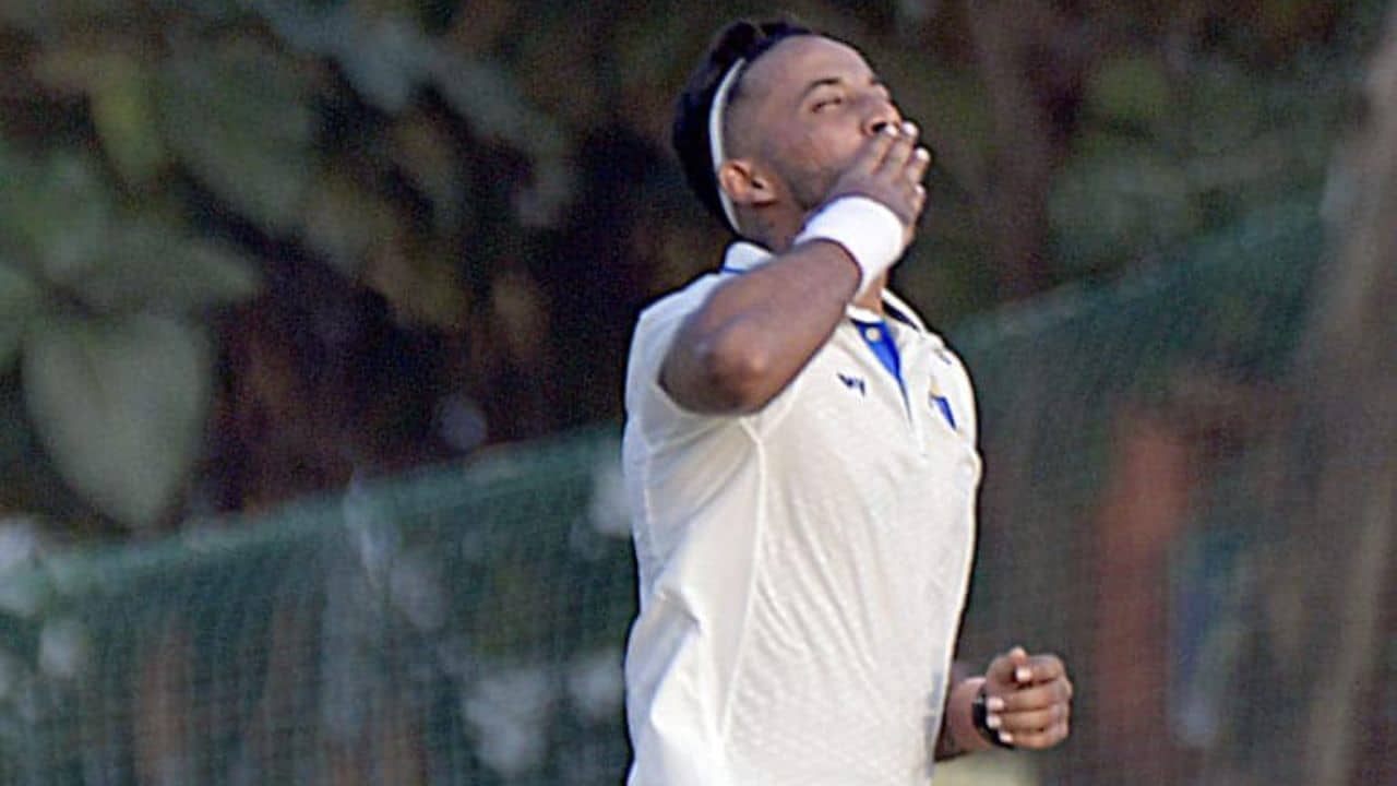 BEN vs KER: ঈশানের পাঁচ উইকেটেও স্বস্তি নেই বাংলার, বাধা লোয়ার অর্ডার!