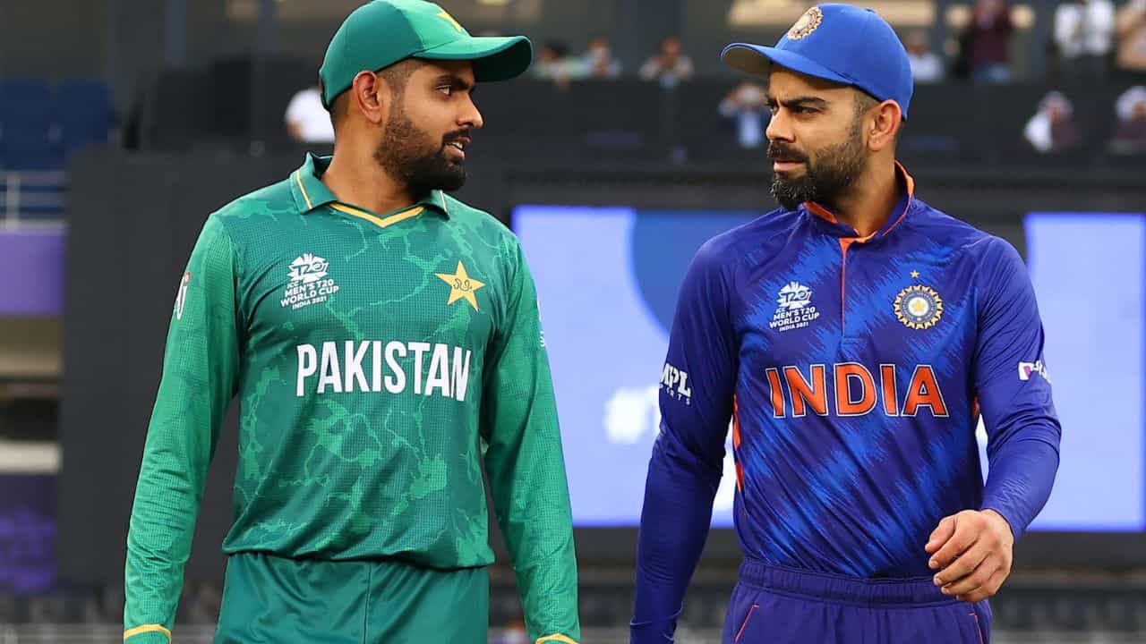 Virat-Babar: বিরাট-বাবরের তুলনা নিয়ে গর্জে উঠে অশ্বিন বললেন, 'কোহলির সামনে...' Virat-Babar: বিরাট-বাবরের তুলনা নিয়ে গর্জে উঠে অশ্বিন বললেন, 'কোহলির সামনে...'