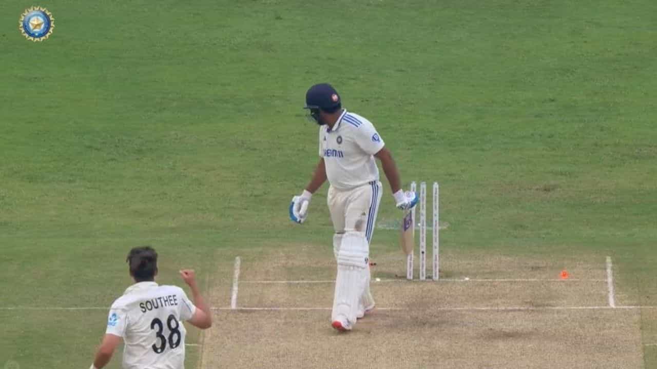 Rohit Sharma: রানের খাতা শূন্য রেখে সাউদির শিকার রোহিত, ক্যাপ্টেনকে নিয়ে চিন্তা বাড়ল ভারতের! Rohit Sharma: রানের খাতা শূন্য রেখে সাউদির শিকার রোহিত, ক্যাপ্টেনকে নিয়ে চিন্তা বাড়ল ভারতের!
