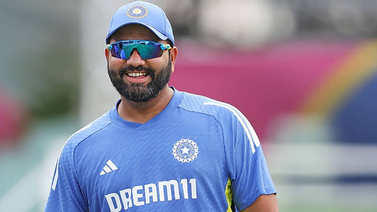 Rohit Sharma: ভিডিয়ো: তোমায় খুব ভালোবাসি, রোহিতকে দেখে উন্মত্ত হয়ে কী করলেন তরুণী?