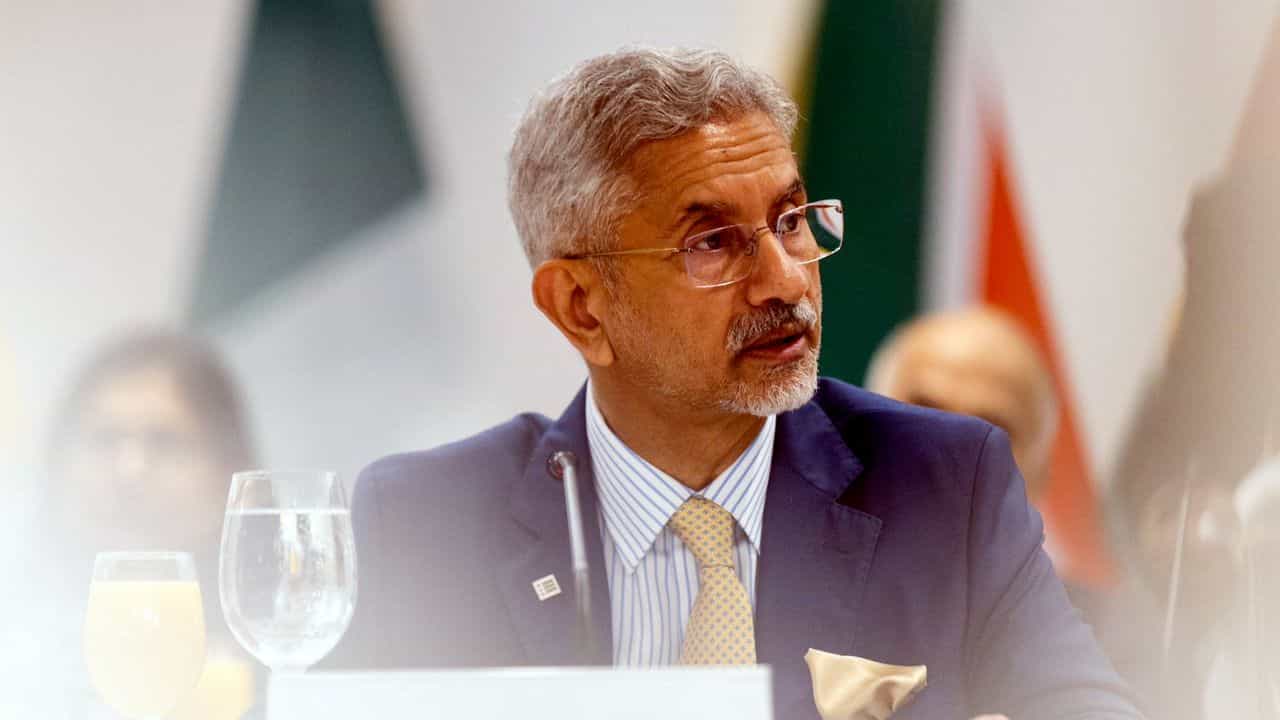 S Jaishankar to travel to Pakistan: ৯ বছর পর পাকিস্তানে যাচ্ছেন ভারতের কোনও বিদেশমন্ত্রী, দুই দেশের সম্পর্কের বরফ গলবে? S Jaishankar to travel to Pakistan: ৯ বছর পর পাকিস্তানে যাচ্ছেন ভারতের কোনও বিদেশমন্ত্রী, দুই দেশের সম্পর্কের বরফ গলবে?