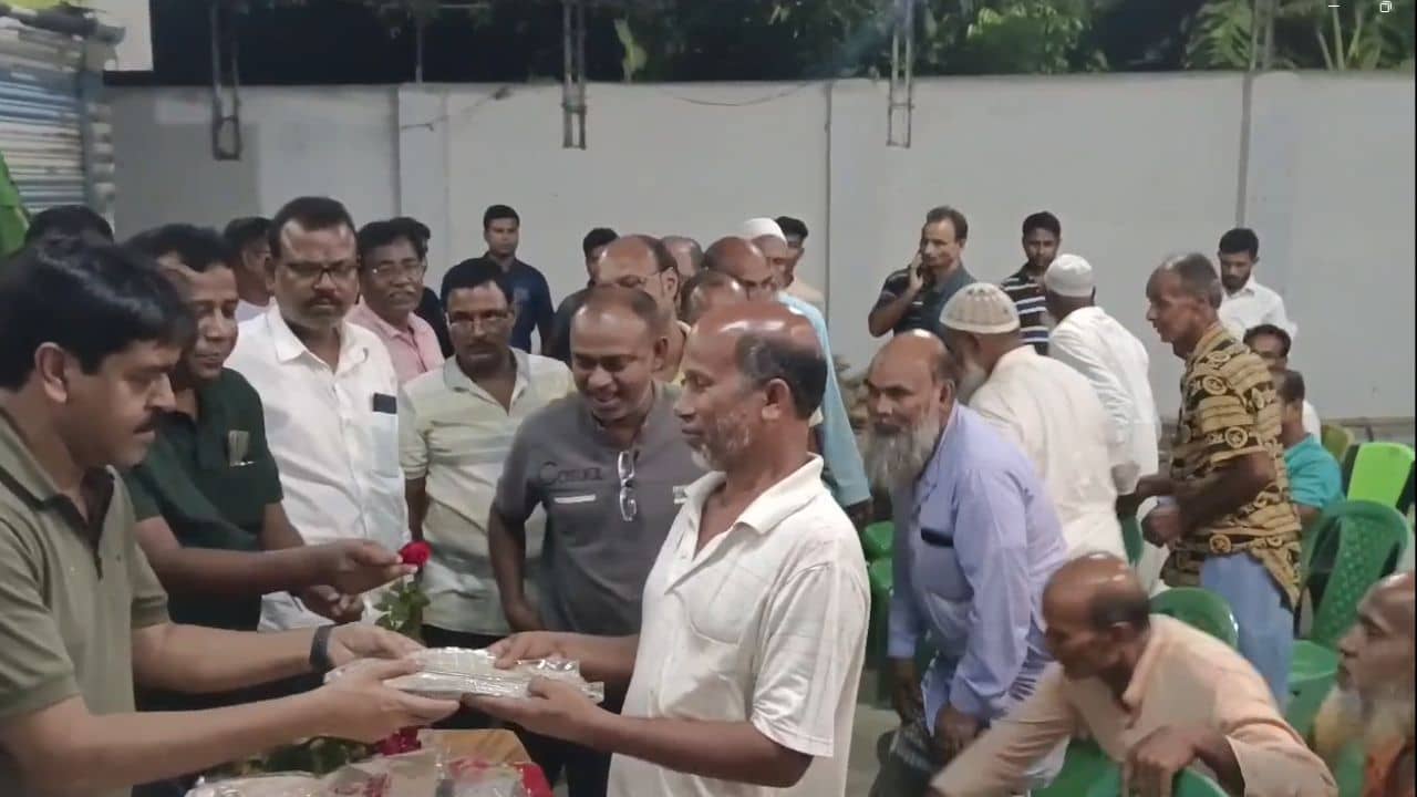 TMC MLA Saokat Molla: যাঁদের মাথায় চুল কম, বুদ্ধিও তাঁদের বেশি, টাক মাথাদের সংবর্ধনা দিয়ে বললেন তৃণমূল বিধায়ক