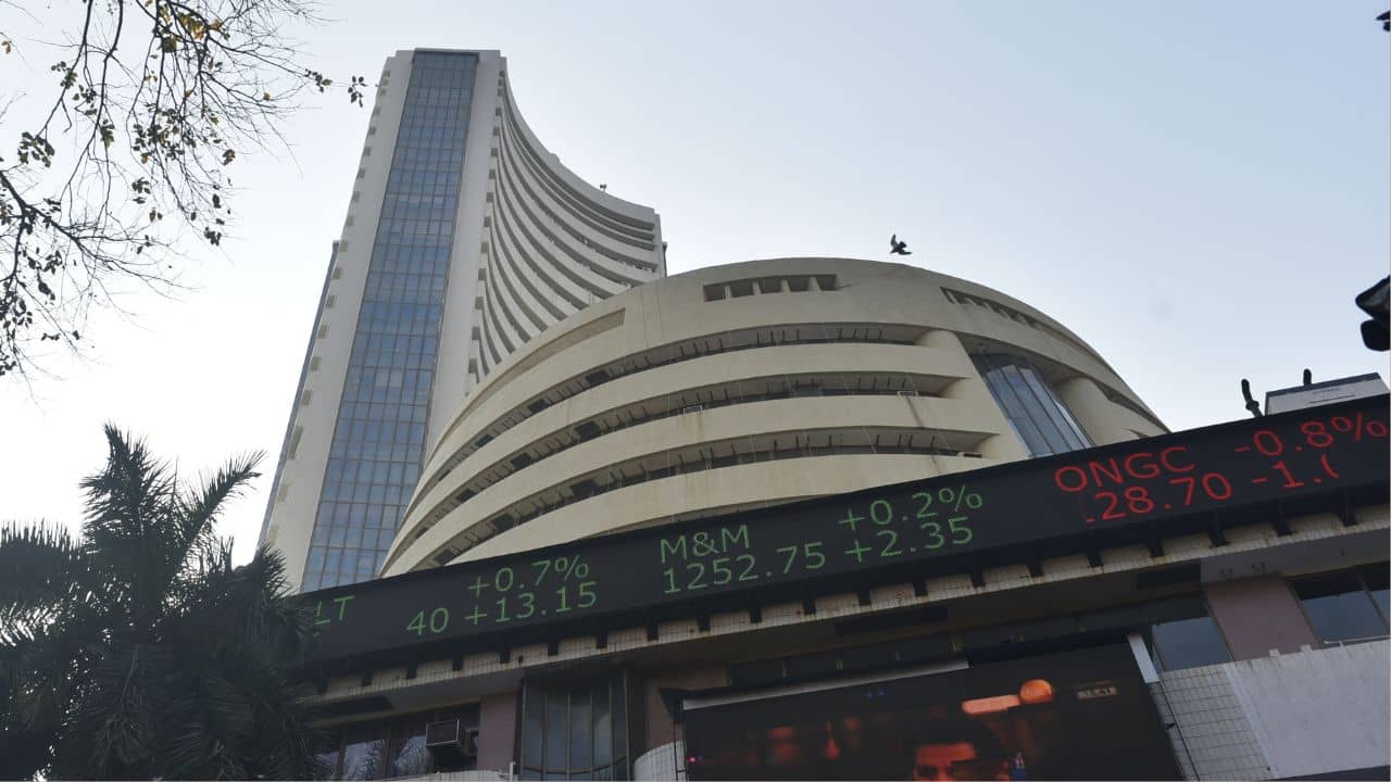 Share Market: ইরান-ইজরায়েলের যুদ্ধে রক্ত ঝরল দালাল স্ট্রিটে, নিমেষে উধাও ৬ লক্ষ কোটি টাকা