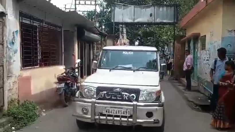 Physical Abuse: মেয়ের দিকে কুনজর, ধর্ষণের চেষ্টার অভিযোগ! স্ত্রীর অভিযোগ ভিত্তিকে বাবাকে ধরল পুলিশ