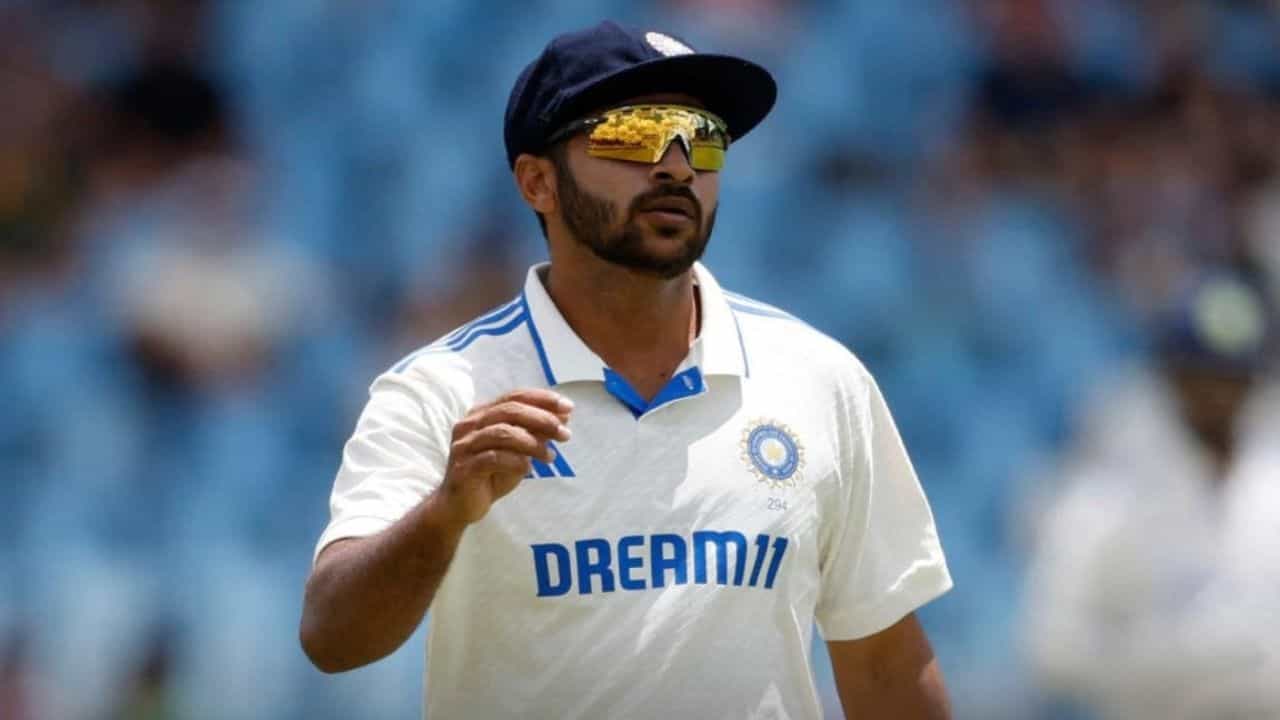 Shardul Thakur: ১০২ ডিগ্রি জ্বর নিয়ে খেলেছেন ইরানি কাপে, রাতভর হাসপাতালে কাটালেন শার্দূল ঠাকুর Shardul Thakur: ১০২ ডিগ্রি জ্বর নিয়ে খেলেছেন ইরানি কাপে, রাতভর হাসপাতালে কাটালেন শার্দূল ঠাকুর