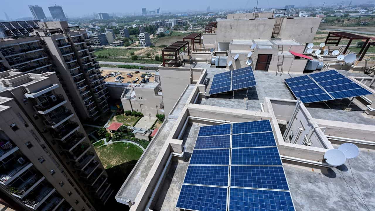Renewable energy: পুনর্নবীকরণযোগ্য শক্তি উৎপাদনে নতুন মাইলফলক স্পর্শ, লক্ষ্যের দিকে এগিয়ে যাচ্ছে ভারত Renewable energy: পুনর্নবীকরণযোগ্য শক্তি উৎপাদনে নতুন মাইলফলক স্পর্শ, লক্ষ্যের দিকে এগিয়ে যাচ্ছে ভারত