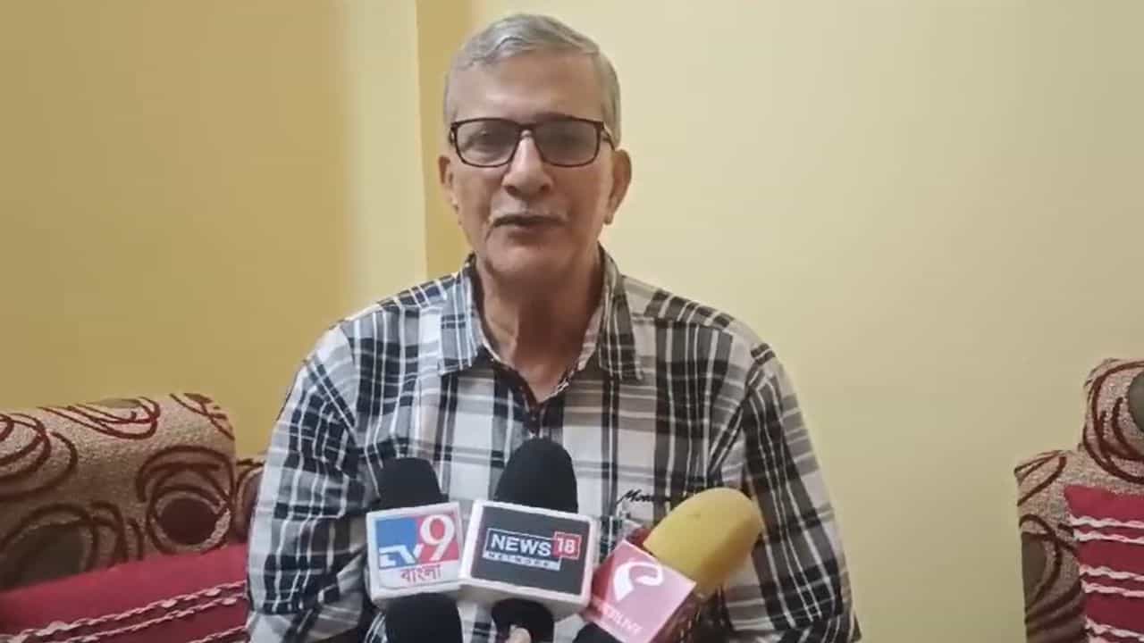 Tanmoy Bhattacharya: ঠিক কী হয়েছিল? এবার মুখ খুললেন তন্ময় ভট্টাচার্য Tanmoy Bhattacharya: ঠিক কী হয়েছিল? এবার মুখ খুললেন তন্ময় ভট্টাচার্য