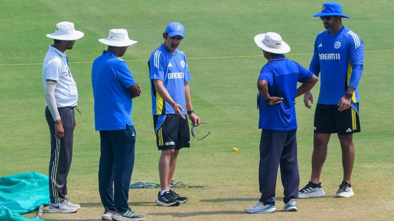 IND vs NZ: ওয়াংখেড়ের পিচ দেখে 'না-খুশ' রোহিত-গম্ভীররা, কী বদল চাইল টিম ইন্ডিয়া? IND vs NZ: ওয়াংখেড়ের পিচ দেখে 'না-খুশ' রোহিত-গম্ভীররা, কী বদল চাইল টিম ইন্ডিয়া?