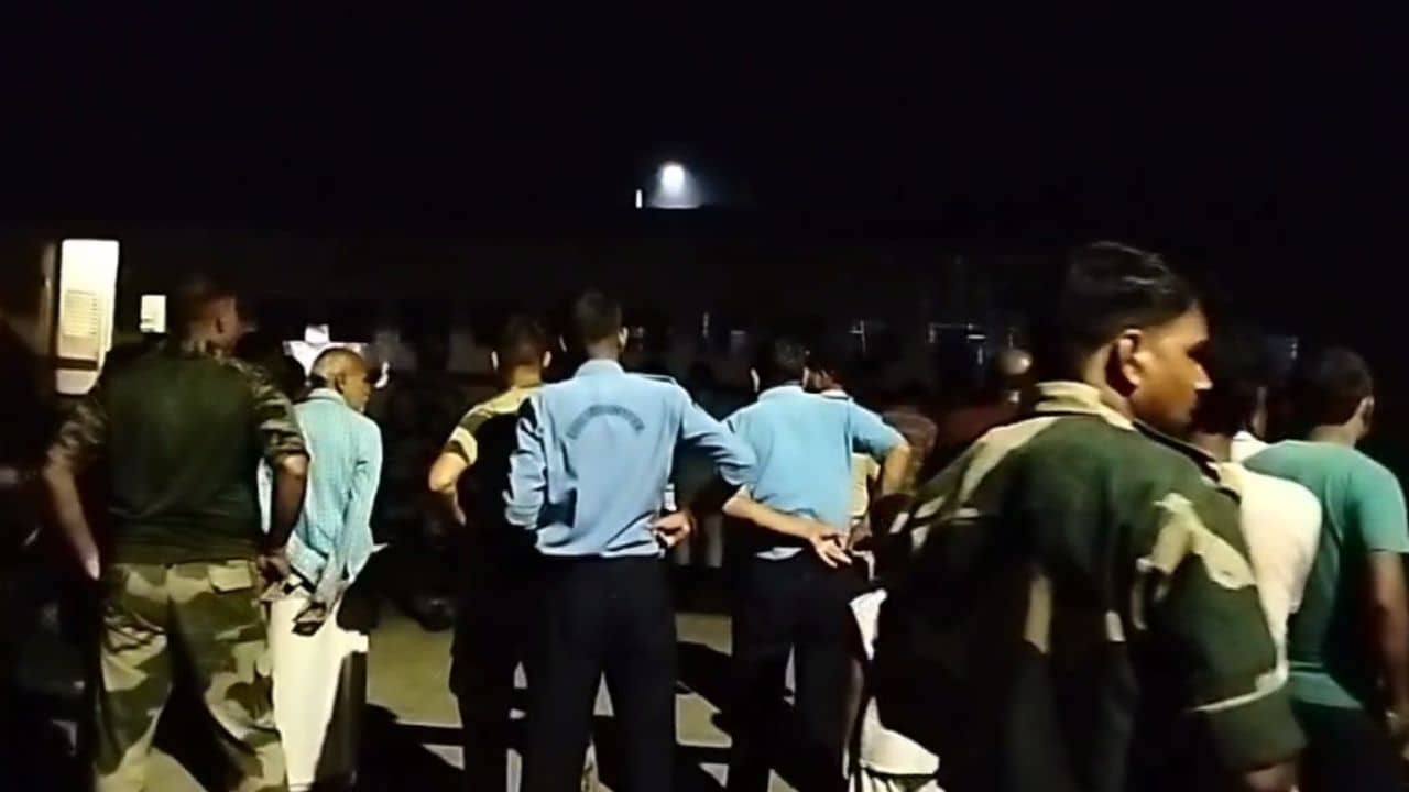 Train Accident: বড়সড় বিপদের হাত থেকে বাঁচলেন জওয়ানরা, দুর্ঘটনার হাত থেকে রক্ষা CRPF-র স্পেশ্যাল ট্রেন