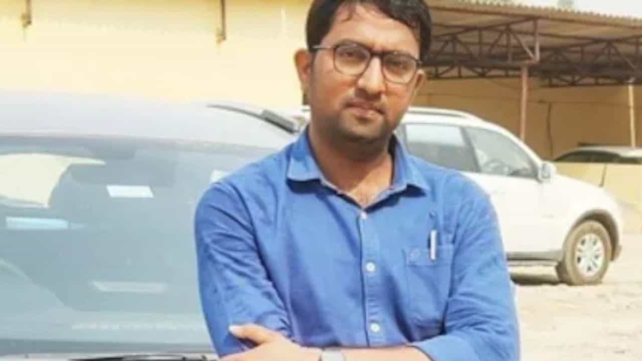 Crime: বাড়িতে ঢুকে কুপিয়ে খুন সাংবাদিককে! পার পেল না বিজেপি নেতাকেও Crime: বাড়িতে ঢুকে কুপিয়ে খুন সাংবাদিককে! পার পেল না বিজেপি নেতাকেও