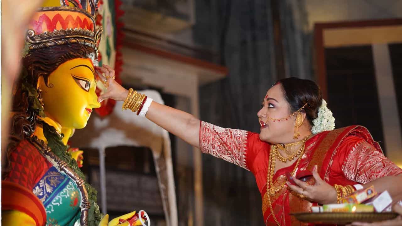 'পুজো করব, নিয়ম মেনে, কিন্তু...', এবার উৎসবে অপরাজিতার কী প্ল্যান? 'পুজো করব, নিয়ম মেনে, কিন্তু...', এবার উৎসবে অপরাজিতার কী প্ল্যান?