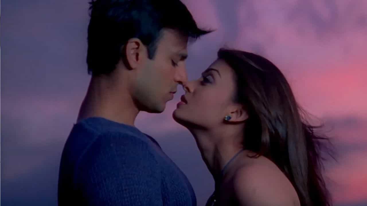 পর্দায় বাবা অন্য কারও সঙ্গে ঘনিষ্ঠ! সহ্য করতে না পেরে এ কী করে বসল বিবেকের ছেলে? পর্দায় বাবা অন্য কারও সঙ্গে ঘনিষ্ঠ! সহ্য করতে না পেরে এ কী করে বসল বিবেকের ছেলে?
