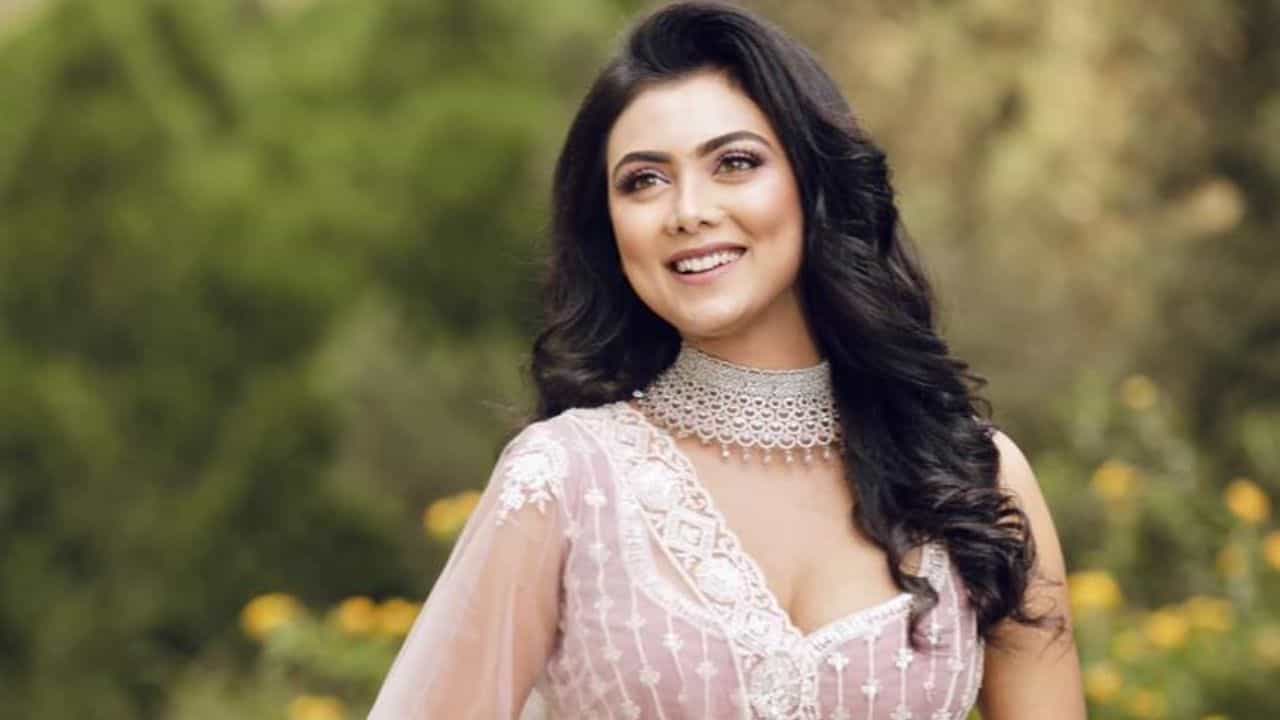 Exclusive: শাকিবের সঙ্গে আবারও পর্দায় ইধিকা? একের পর এক ছক্কা হাঁকাচ্ছেন অভিনেত্রী Exclusive: শাকিবের সঙ্গে আবারও পর্দায় ইধিকা? একের পর এক ছক্কা হাঁকাচ্ছেন অভিনেত্রী