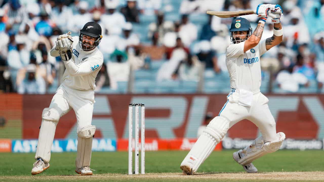 Virat Kohli: আনলাকি বিরাট কোহলি! মোক্ষম সময়ে আম্পায়ার্স কলের 'শিকার' Virat Kohli: আনলাকি বিরাট কোহলি! মোক্ষম সময়ে আম্পায়ার্স কলের 'শিকার'