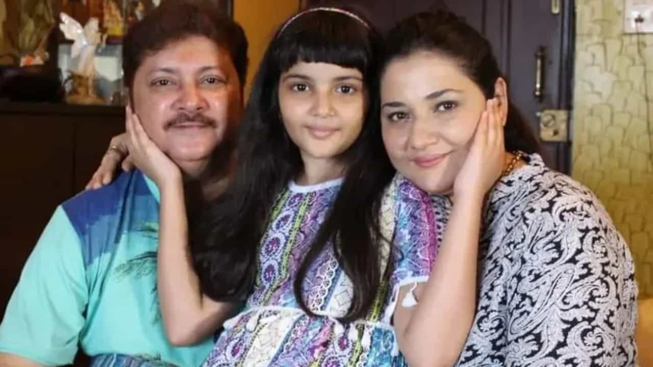 স্কুলের গন্ডি পার করেনি,বাবা অভিষেকের মৃত্যুর ২ বছরের মাথায় বড় সিদ্ধান্ত মেয়ে সাইনার! স্কুলের গন্ডি পার করেনি,বাবা অভিষেকের মৃত্যুর ২ বছরের মাথায় বড় সিদ্ধান্ত মেয়ে সাইনার!