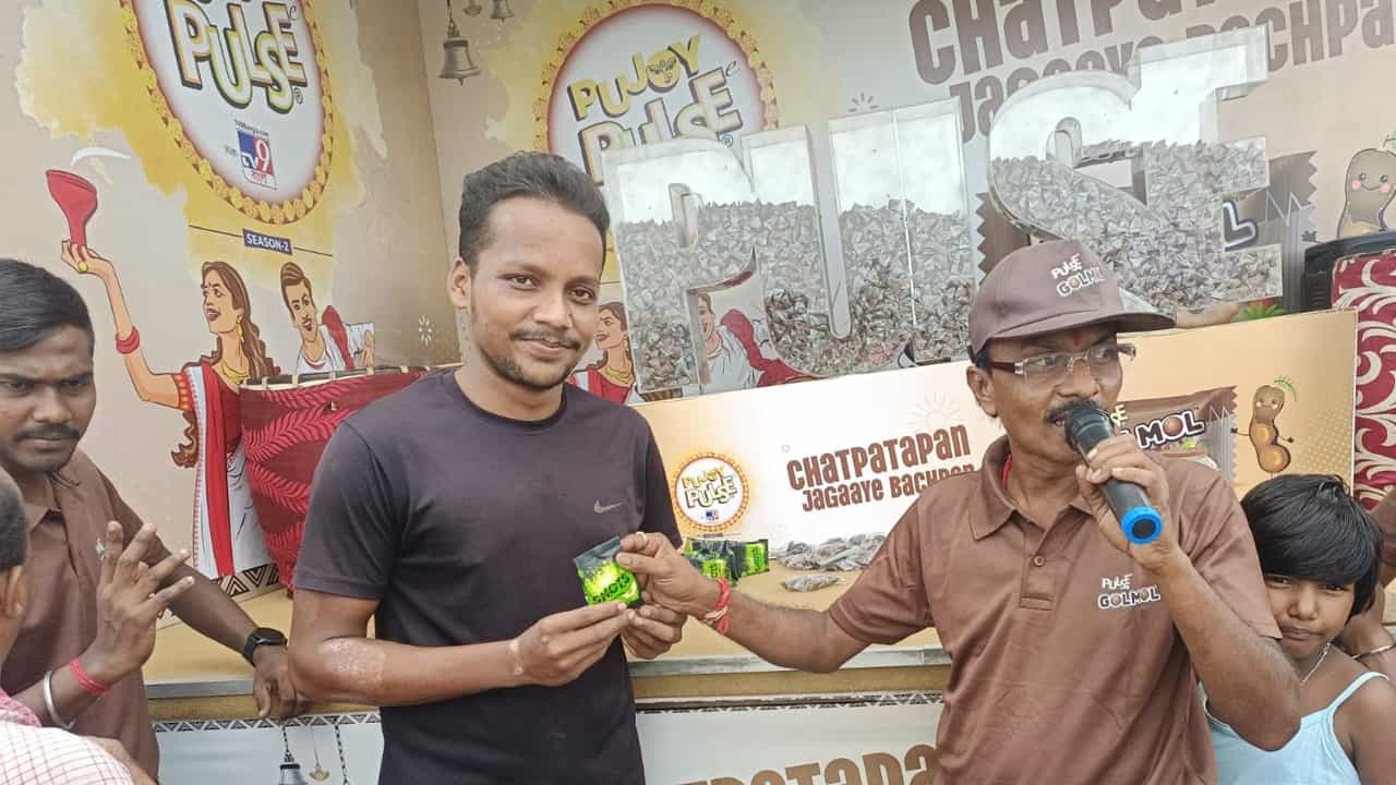উত্তরবঙ্গ হোক বা দক্ষিণবঙ্গ জায়গায়-জায়গায় ঘুরছে পুজোয় পালস সিজন ২ ট্যাবলো