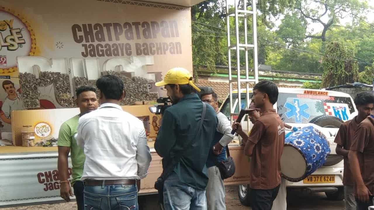আসানসোলে পৌঁছল টিভি ৯ বাংলা পুজোয় পালস সিজন ২ ট্যাবলো