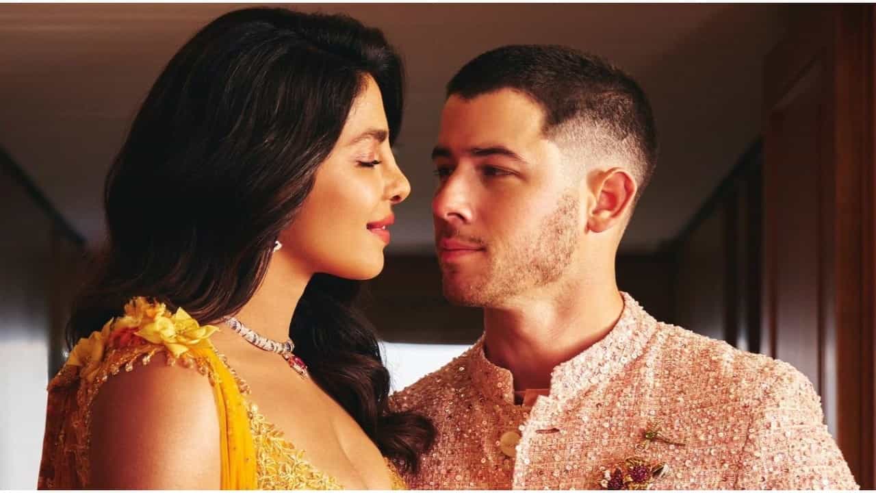 মাত্র ৭ বছর বয়সেই প্রিয়াঙ্কার প্রতি টান নিকের? শুনে অবাক 'দেশি গার্ল' মাত্র ৭ বছর বয়সেই প্রিয়াঙ্কার প্রতি টান নিকের? শুনে অবাক 'দেশি গার্ল'