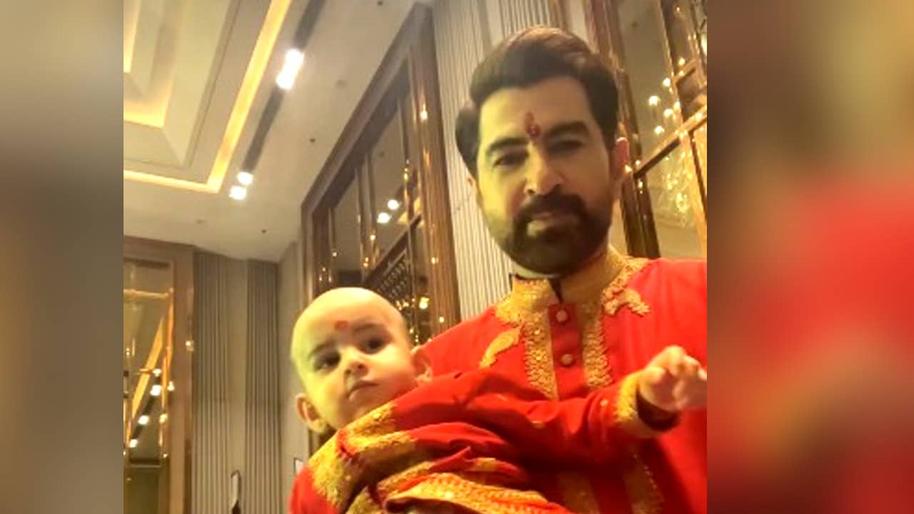 ছেলে রোনাভকে কোলে নিয়ে বার্তা জিতের! বললেন, শীঘ্রই আসছে...