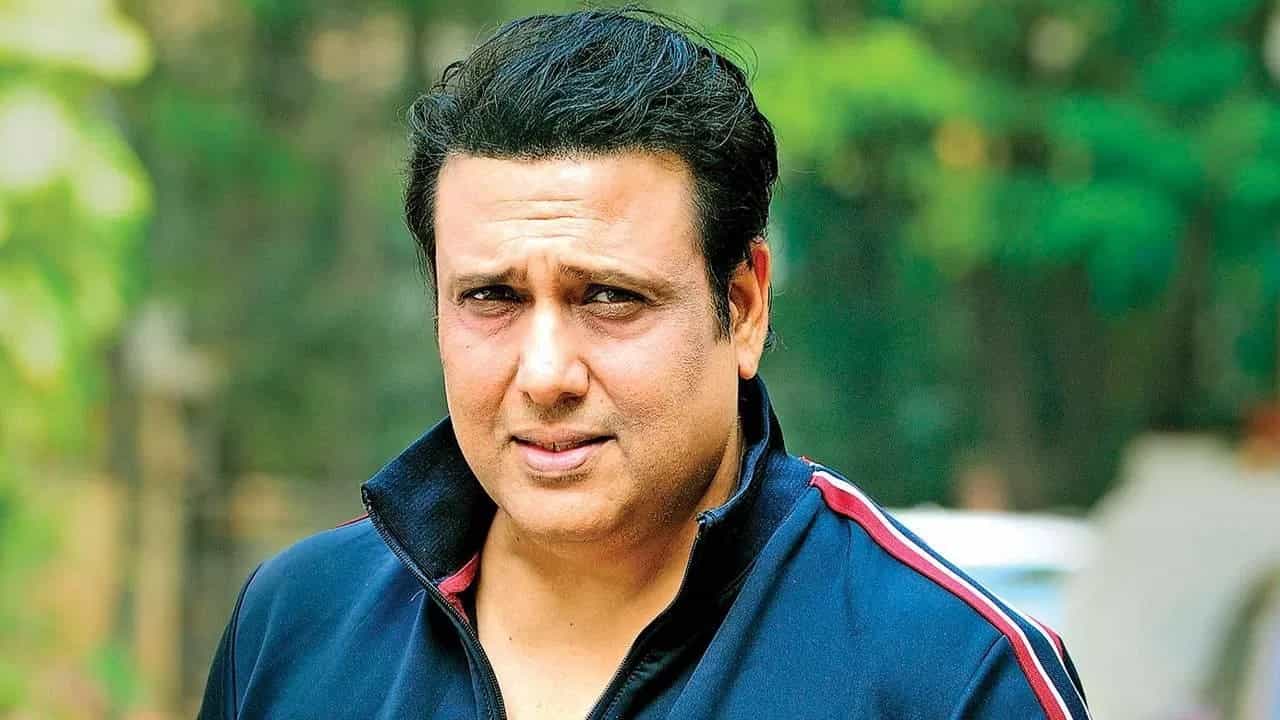 বন্ধ দরজা, টাকার পাহাড় নিয়ে বসে গোবিন্দা হঠাৎই স্থির করে ফেলেন... বন্ধ দরজা, টাকার পাহাড় নিয়ে বসে গোবিন্দা হঠাৎই স্থির করে ফেলেন...