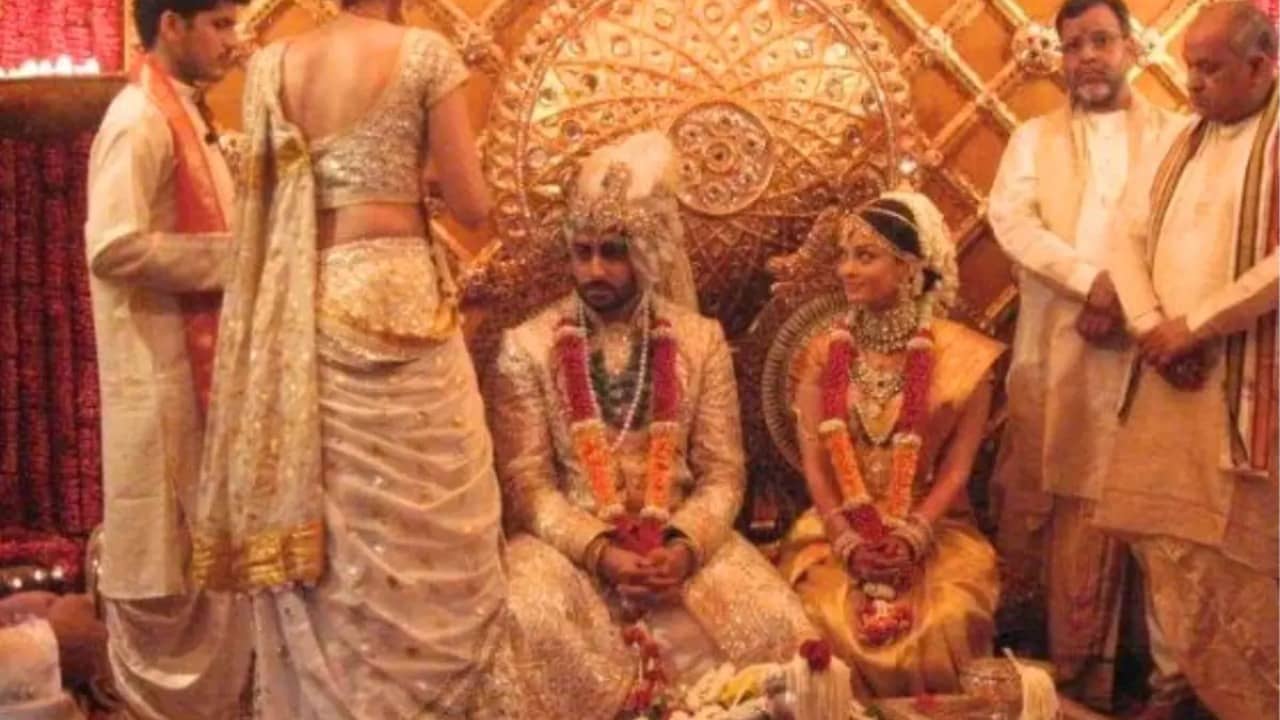 দয়া করে আসবেন না, কার্ড পাঠিয়ে বিয়েতে না আসার অনুরোধ করেছিলেন ঐশ্বর্য-অভিষেক!