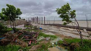 Cyclone Dana After Effects: বিপর্যয়ের সুযোগ নিয়ে ব্যবসা, মোবাইল চার্জের জন্যও দিতে হচ্ছে টাকা!