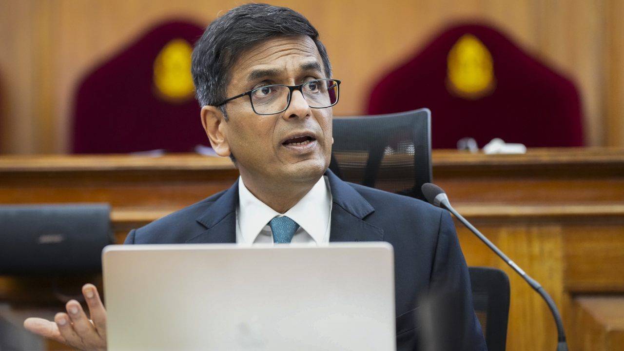 CJI DY Chandrachud: ১০ নভেম্বর অবসর নেবেন বিচারপতি চন্দ্রচূড়, পরবর্তী প্রধান বিচারপতি কে?