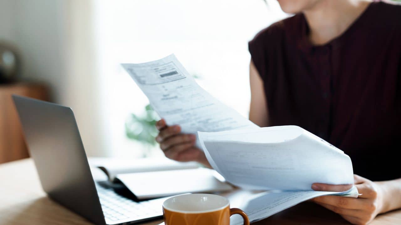 Forging medical certificate: অসুস্থতা দেখিয়ে অফিস থেকে ৯ দিন ছুটি, যুবতীকে দিতে হল বড় খেসারত