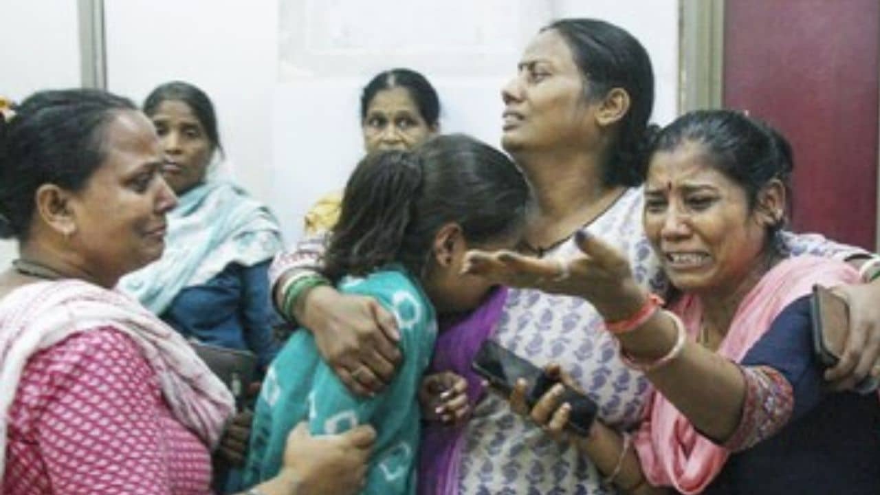 Gas Leak: কারখানায় বিষাক্ত গ্যাস লিক, মৃত ২ শ্রমিক, জীবন-মরণের লড়াইয়ে আরও ৭ জন