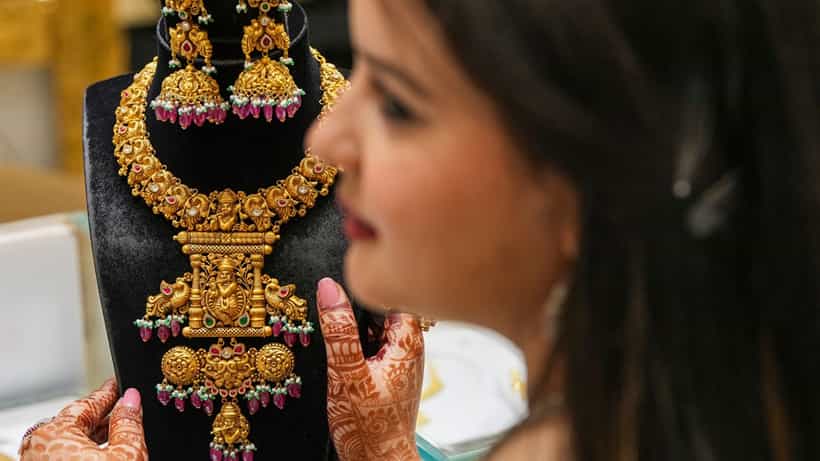 Gold Price Today: বাজেটেই রইল দাম, সোনার সাধ মেটাতে পারেন আজ...রইল সোনা-রুপোর দর