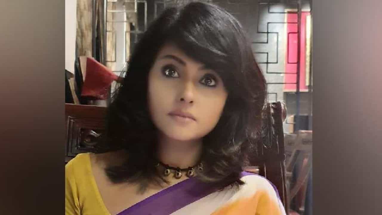 নিষ্ক্রিয় পুলিশ, ওদিকে আক্রমণ চলছেই ! জনতার দরবারে বিচারের আশায় অভিনেত্রী রূপা নিষ্ক্রিয় পুলিশ, ওদিকে আক্রমণ চলছেই ! জনতার দরবারে বিচারের আশায় অভিনেত্রী রূপা