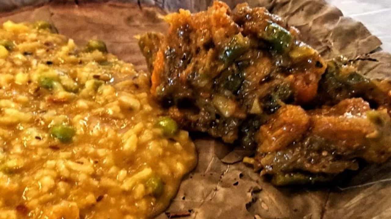 Lakshmi Puja Special Food: ৩ মশলা ১ সব্জি দিয়ে লক্ষ্মীপুজোর লাবড়া রাঁধুন! অতিথিরা চেটেপুটে খাবে Lakshmi Puja Special Food: ৩ মশলা ১ সব্জি দিয়ে লক্ষ্মীপুজোর লাবড়া রাঁধুন! অতিথিরা চেটেপুটে খাবে