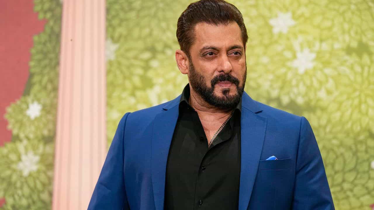 Salman Khan Death Threat: ফের সলমনকে খুনের হুমকি! এই দাবি পূরণ না করলেই পরিণতি হবে মর্মান্তিক... Salman Khan Death Threat: ফের সলমনকে খুনের হুমকি! এই দাবি পূরণ না করলেই পরিণতি হবে মর্মান্তিক...