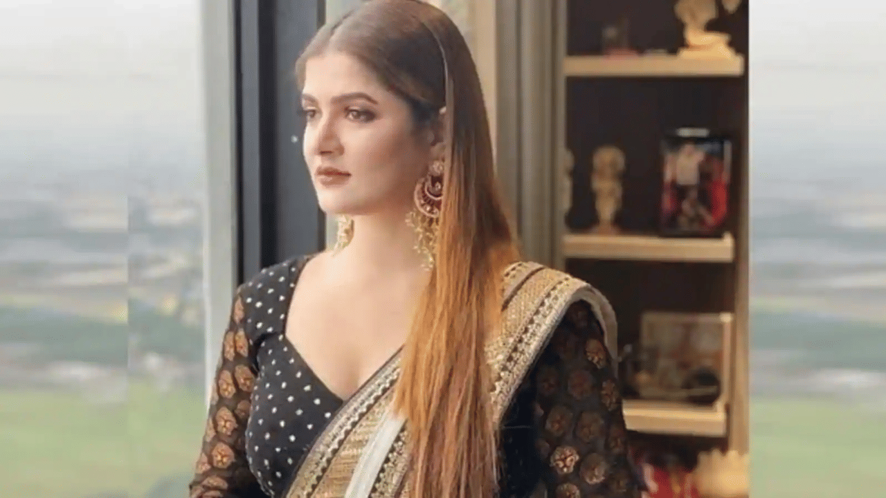 'লজ্জা করে না আপনার!', শ্রাবন্তীর ঢাক বাজানো দেখে ছিঃ ছিঃ কাণ্ড 'লজ্জা করে না আপনার!', শ্রাবন্তীর ঢাক বাজানো দেখে ছিঃ ছিঃ কাণ্ড