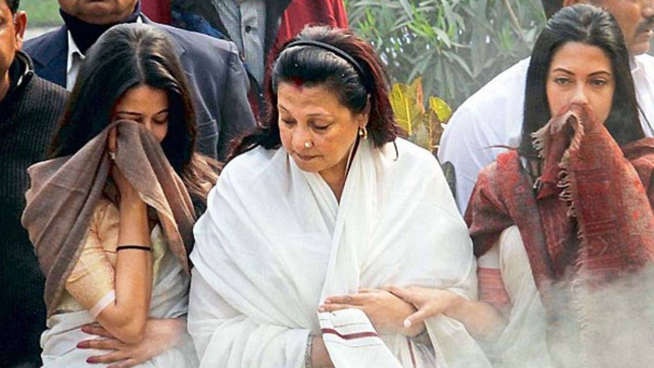 পিতৃহারা রিয়া-রাইমা, প্রয়াত মুনমুনের স্বামী ভরত দেব বর্মা