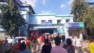 Alipurduar: ১৫-১৬টা বাচ্চা থাকে, লাঠি হাতে ক্রেসে পাহারা দিচ্ছেন আয়ামাসী… প্রশ্ন করতেই বললেন ভয়ানক বিপদের কথা