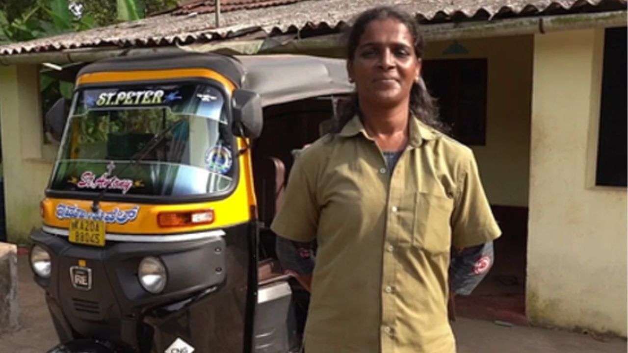 Viral Auto driver: সেক্স ওয়ার্কার থেকে অটো ড্রাইভার! জীবনের লড়াই কাকে বলে দেখিয়ে দিলেন 'তৃতীয় মানুষ' কাবেরী