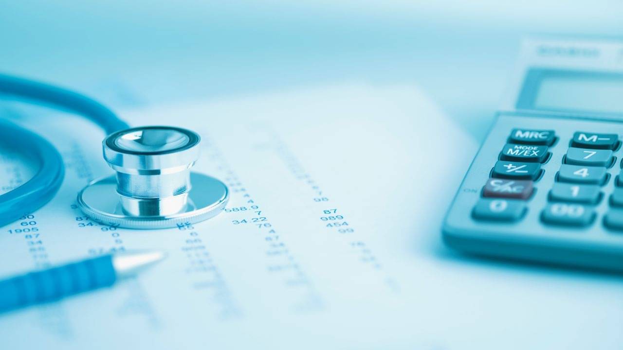 Ayushman Vay Vandana Cards: বঞ্চিত বাংলার প্রবীণ নাগরিকরা, প্রকল্প চালু করতে রাজ্যকে আবেদন কেন্দ্রের