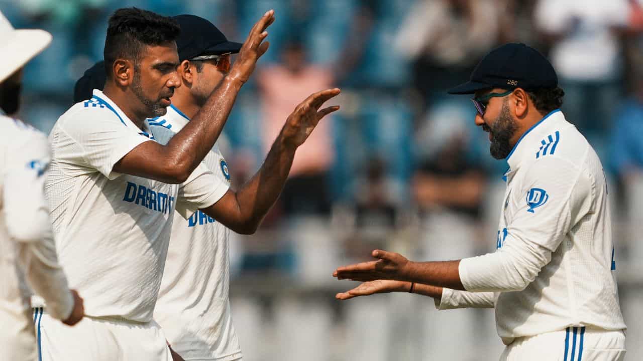 IND VS AUS: বোর্ডের রোষে চার 'সুপার সিনিয়র', ঘরের মাঠে শেষ টেস্ট খেলে ফেলেছেন! IND VS AUS: বোর্ডের রোষে চার 'সুপার সিনিয়র', ঘরের মাঠে শেষ টেস্ট খেলে ফেলেছেন!