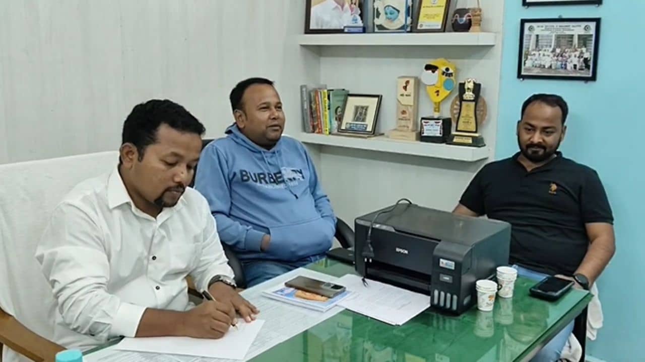 Balurghat: চাকরি দেওয়ার নামে প্রতারণা, কাঠগড়ায় তৃণমূলের যুব সভাপতি