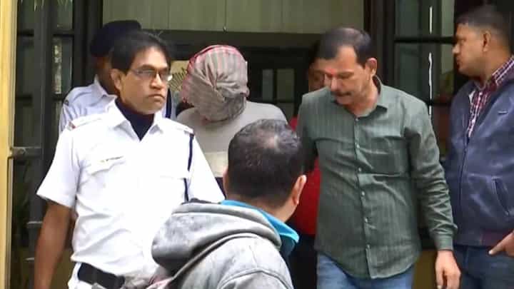 Bangladeshi arrested: জাল নথি তৈরিতে বারবার কলকাতার নাম, লুকিয়ে কোন রহস্য? Bangladeshi arrested: জাল নথি তৈরিতে বারবার কলকাতার নাম, লুকিয়ে কোন রহস্য?