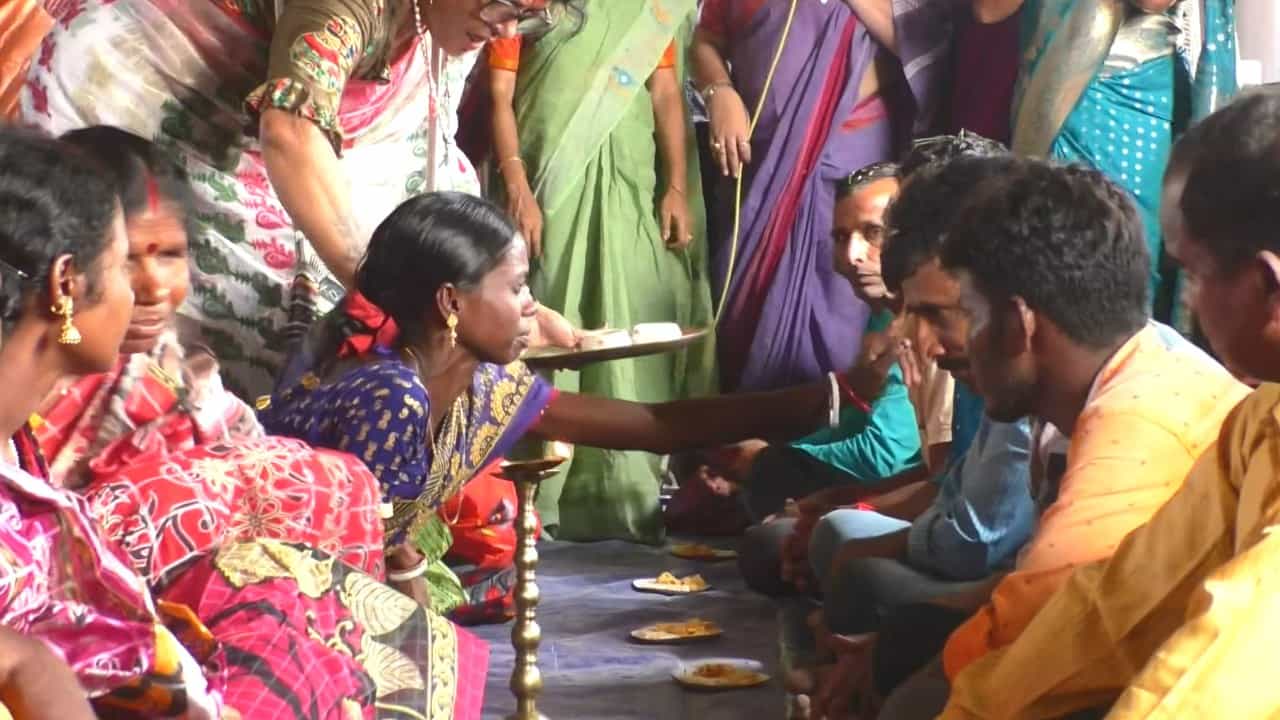 Election: দুয়ারে ভোট, ভাইফোঁটাকে হাতিয়ার করে পুরোদমে প্রচারে তৃণমূল-বিজেপি, পিছিয়ে নেই বামেরাও Election: দুয়ারে ভোট, ভাইফোঁটাকে হাতিয়ার করে পুরোদমে প্রচারে তৃণমূল-বিজেপি, পিছিয়ে নেই বামেরাও