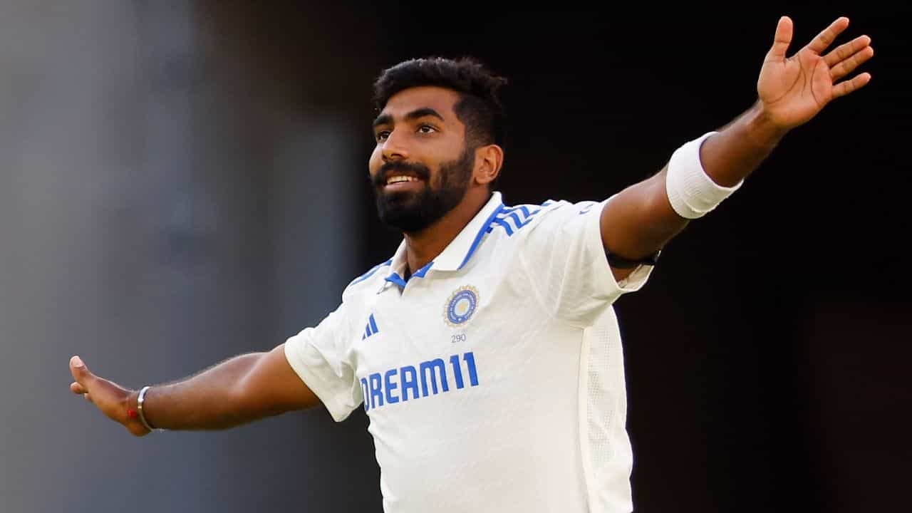 IND vs AUS, Jasprit Bumrah: উচ্ছ্বসিত সানি থেকে পূজারা, বোলার বুমরাকে ছাপিয়ে গেলেন ক্যাপ্টেন বুমরা! IND vs AUS, Jasprit Bumrah: উচ্ছ্বসিত সানি থেকে পূজারা, বোলার বুমরাকে ছাপিয়ে গেলেন ক্যাপ্টেন বুমরা!