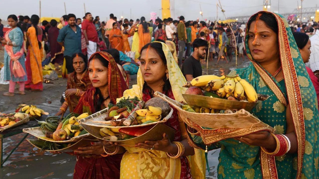 Chhat Puja 2024: কেন করা হয় ছট পুজো? ছঠি মাইয়া আসলে কে?