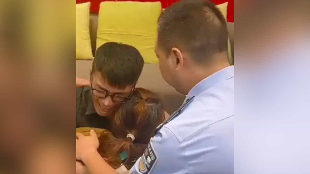 Chinese man separates again from family: ৩৪ বছর পর পরিবারকে খুঁজে পান, এক বছরেই ভাঙল মন, ইউয়ের কাহিনি হার মানাবে সিনেমাকে Chinese man separates again from family: ৩৪ বছর পর পরিবারকে খুঁজে পান, এক বছরেই ভাঙল মন, ইউয়ের কাহিনি হার মানাবে সিনেমাকে