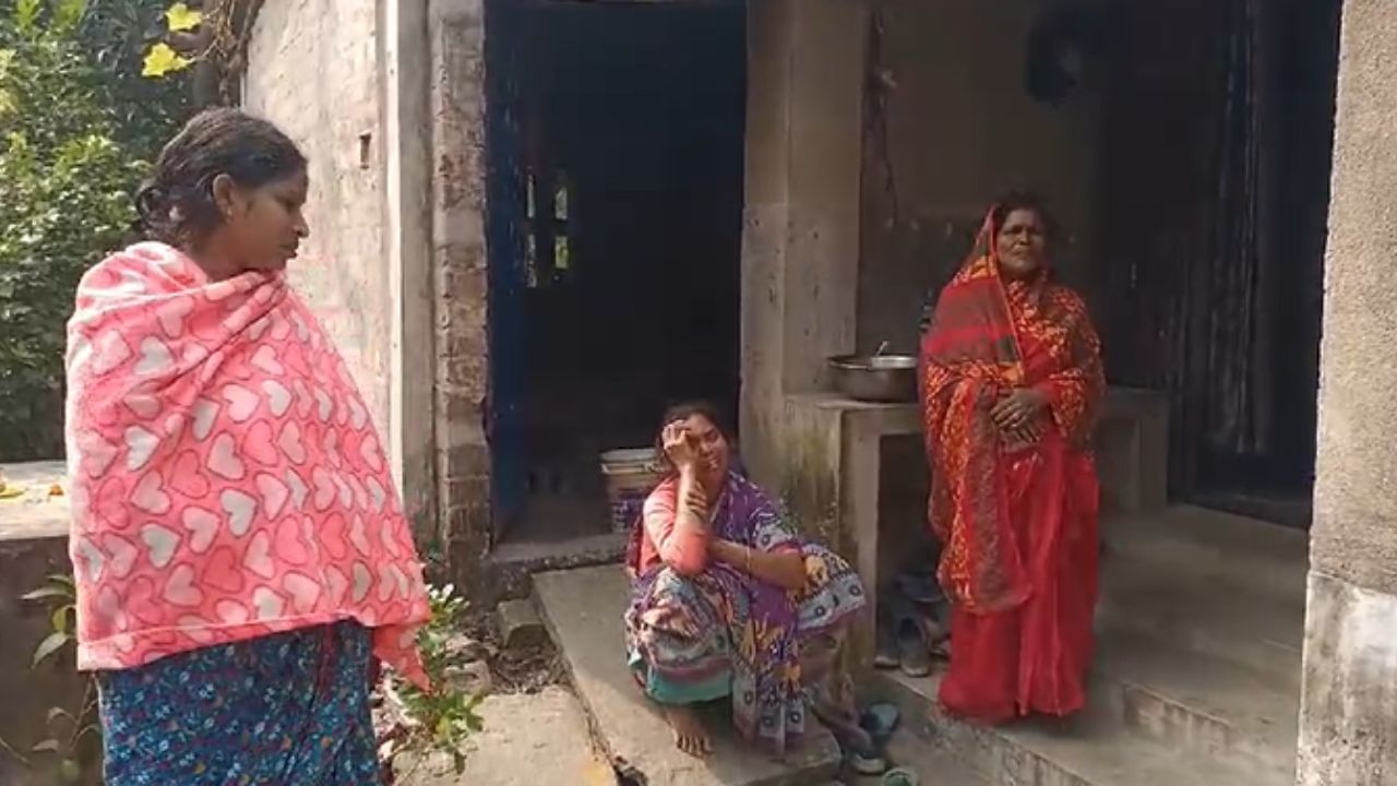 South 24 Parganas: দুই স্কুলছাত্রীর রহস্যমৃত্যুতে গ্রেফতার তিন সহপাঠী